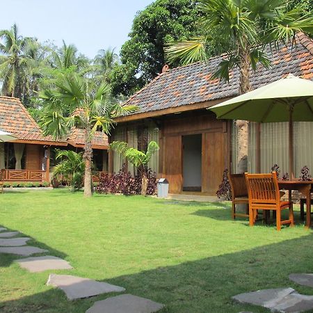 Cempaka Villa Magelang Exterior photo