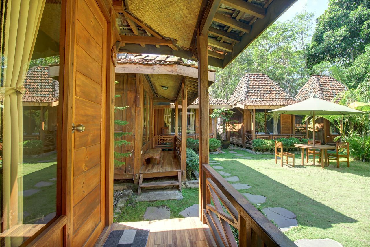 Cempaka Villa Magelang Exterior photo