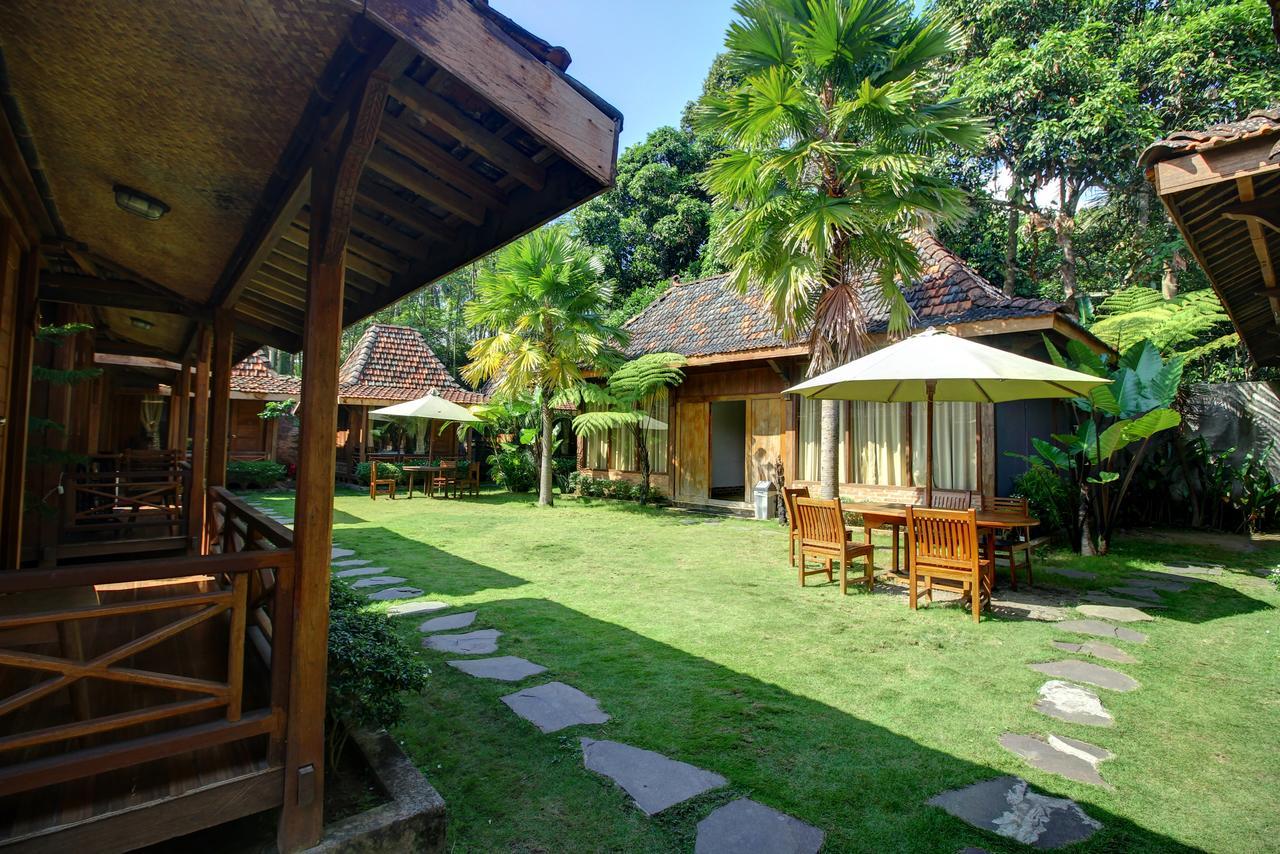Cempaka Villa Magelang Exterior photo